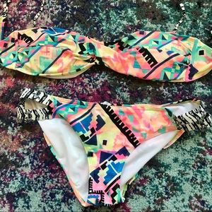 ✨ Delia’s Bright Colorful Bikini top and bottom L